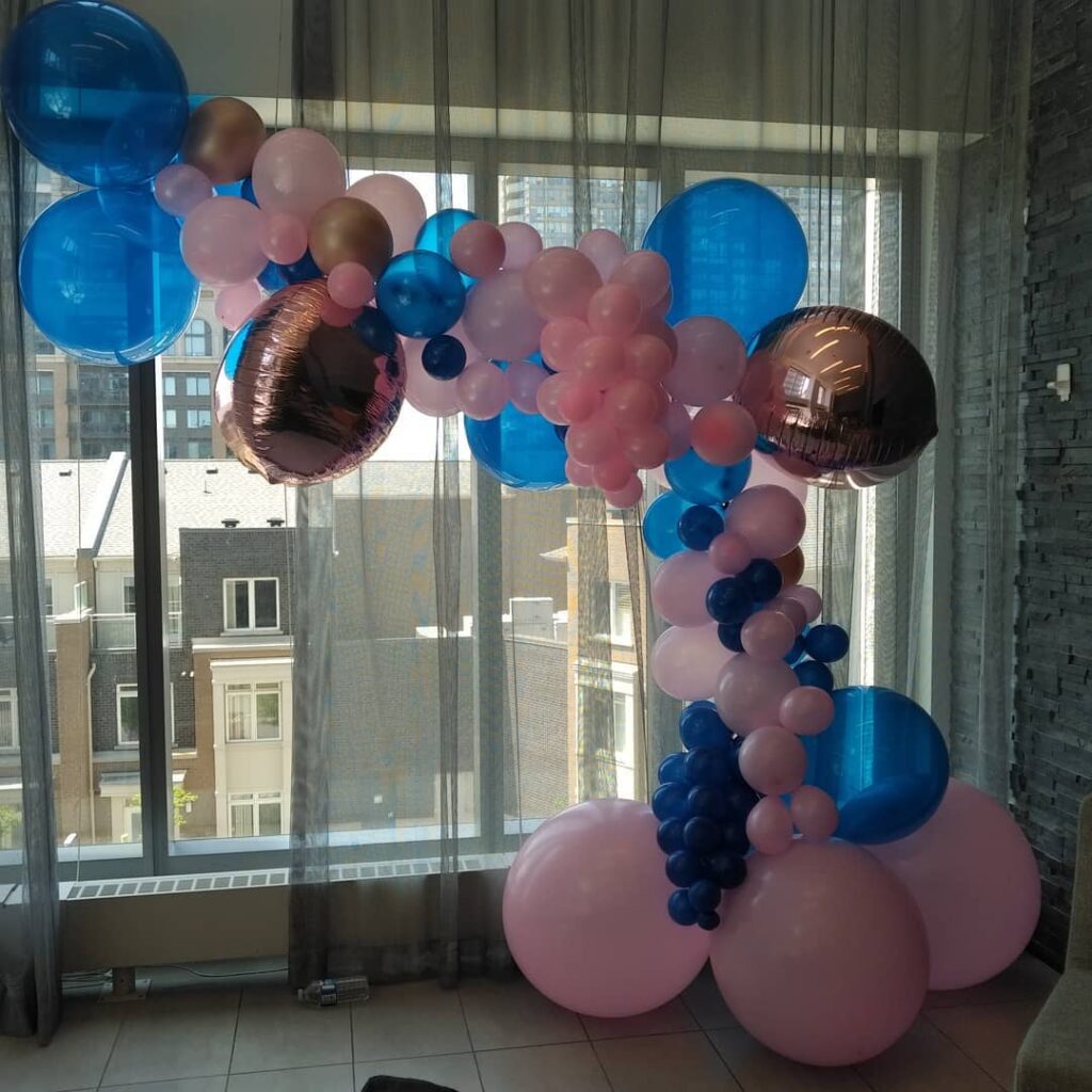 Gender reveal balloon garland 