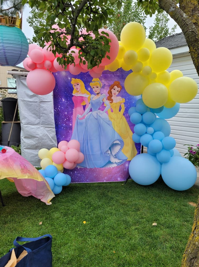 Disney Princess balloon garland