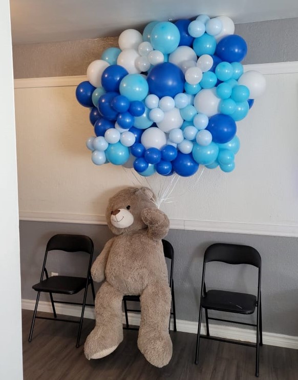 Teddy bear balloon guest blue white photo booth 